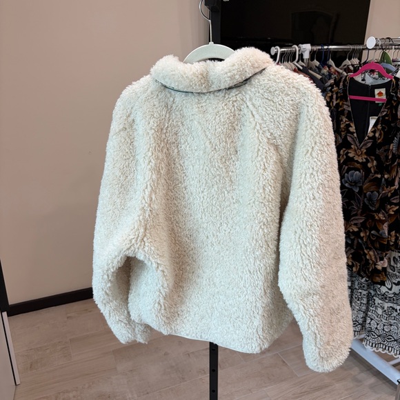 Farm Rio: Cream Rococo Flowers Bomber
Fleece Jacket - Picture 9 of 14